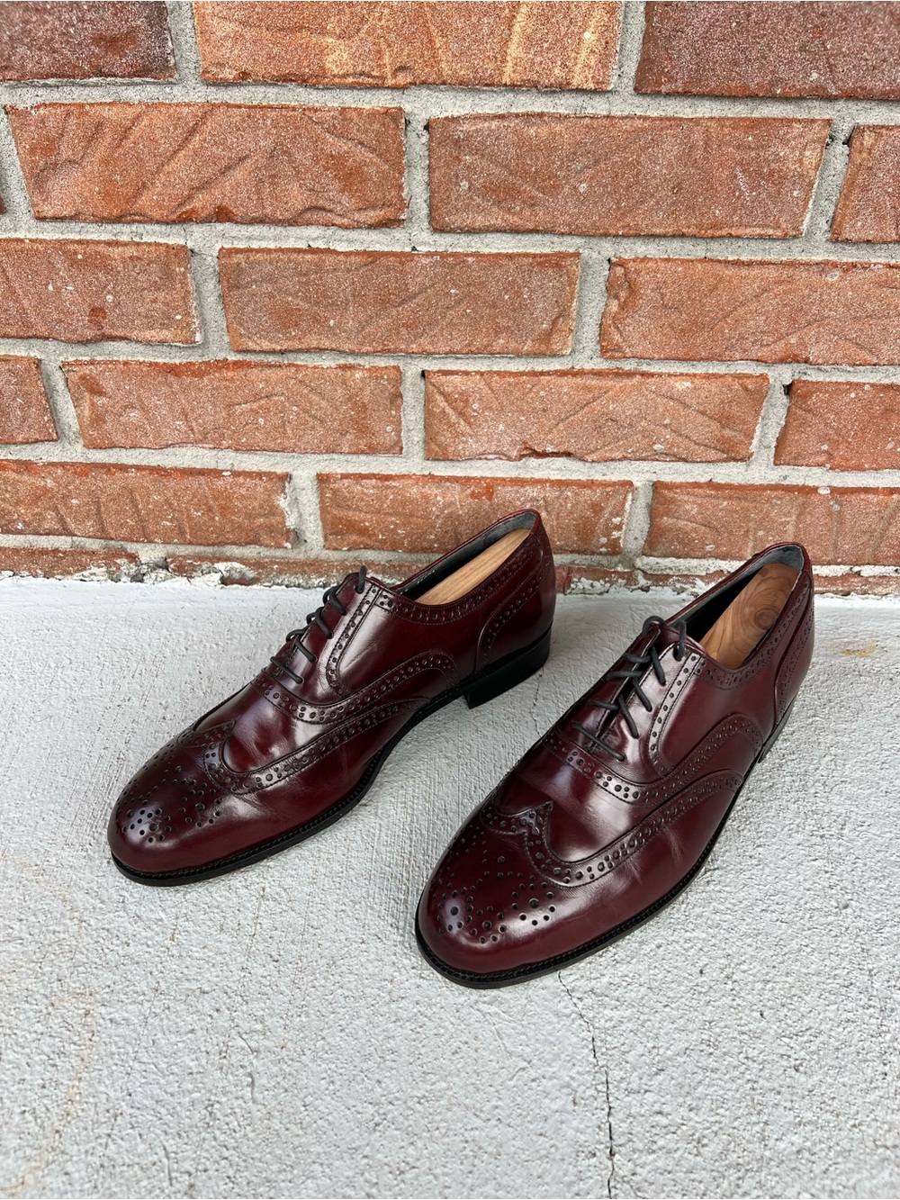 Men's Burgundy Leather Wingtip Dress Shoes